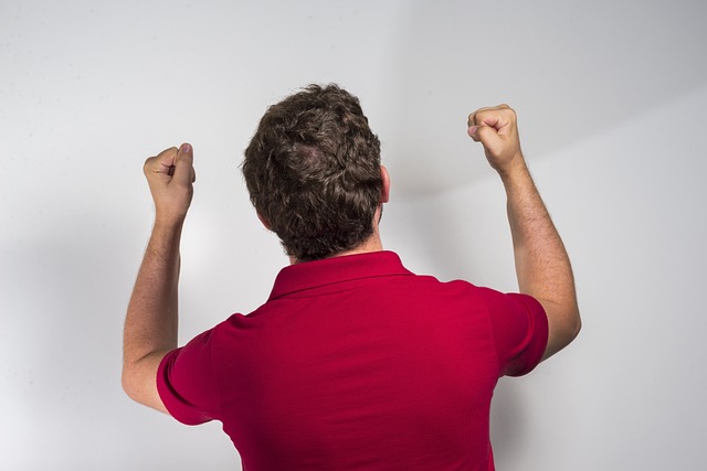 辅以两名速 辅以两名速